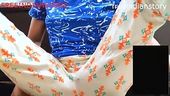 Hot Indian Housewife Shares Hot Pics And Video Call