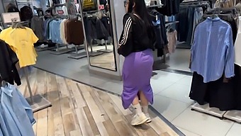 Beautiful Wife Of Colombian Origin Gives Deep Blow Job In A Homemade Video.